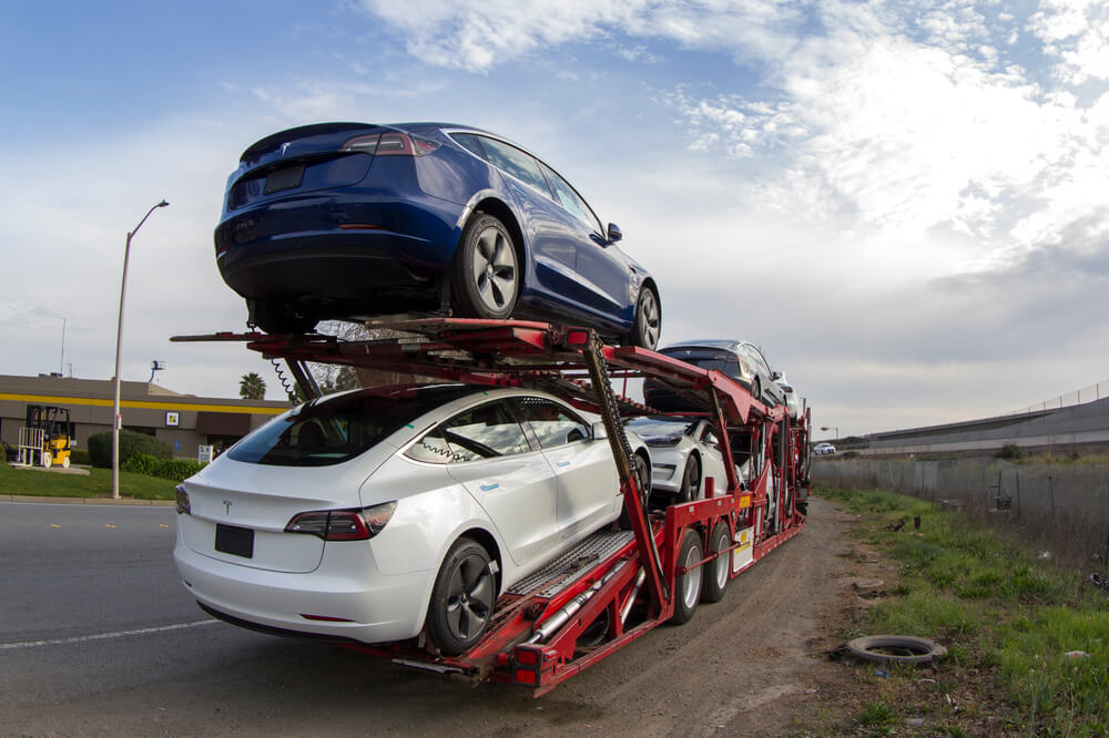 Enclosed Auto Transport With Real-time Tracking